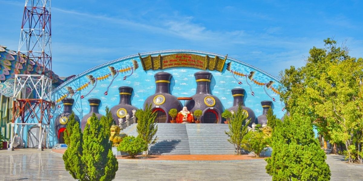 Cung-Dinh-Tuu