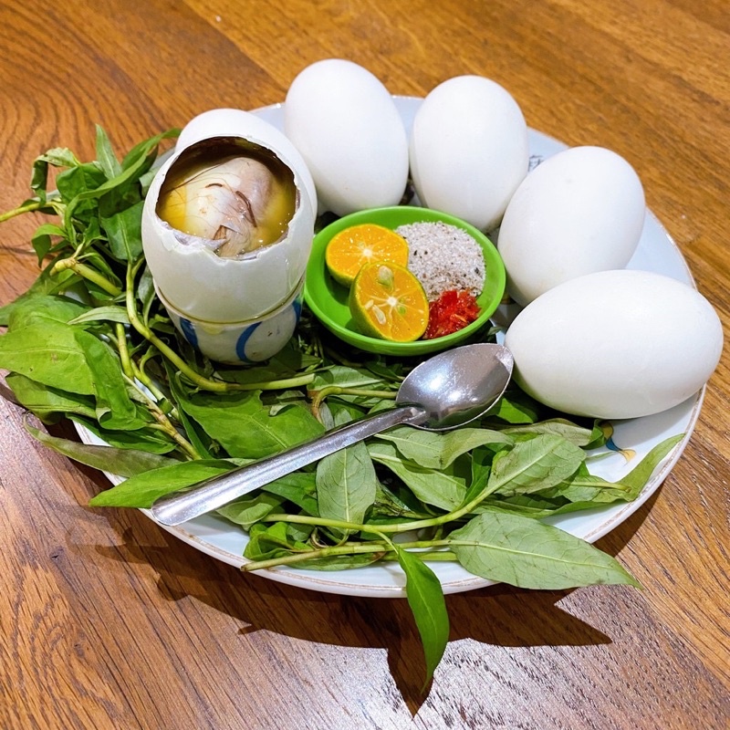 cach-luoc-trung-vit-lon