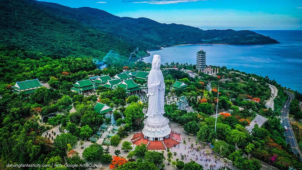 chua-linh-ung-chon-binh-yen-giua-long-da-nang
