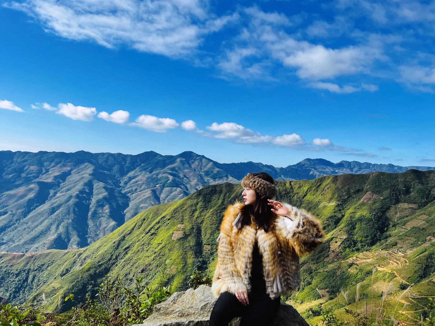 du-lich-ta-xua-chekcin-song-lung-khung-long