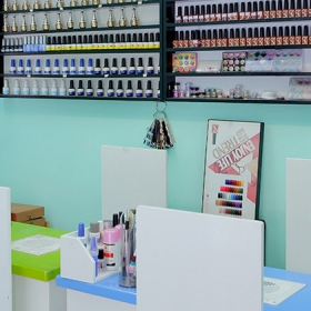 Weme Nails