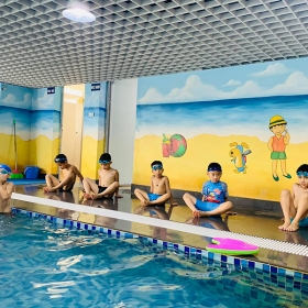 Bể bơi bốn mùa Sapphire Pool 