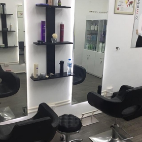 Pham Thien Hairdresser