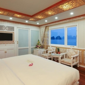 Du Thuyền Royal Wings