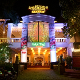 Nhà hàng Vạn Tuế 