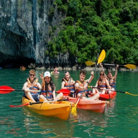 Aurora Halong Cruises - Hải trình 6 tiếng trên vịnh Hạ Long