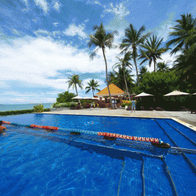 Hòn Rơm Central Beach Resort