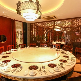 Nhà Hàng Lẩu Hồng Kông - Tân Sơn Nhất 5 Sao
