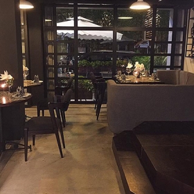 De L'amour Bistro & Cafe