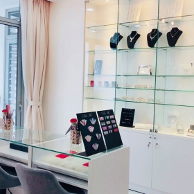 Bling Nails Room