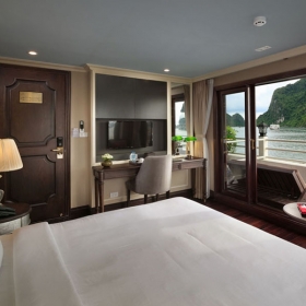 Du thuyền Athena Cruises