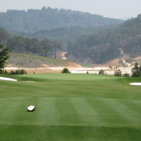 Sam Tuyen Lam Golf