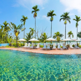 Phố Hội Riverside Resort