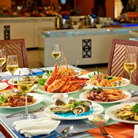 Novotel Nha Trang - Buffet Hải sản Quoc tế kèm Tôm Hùm và Free Flow bia, nước ngọt