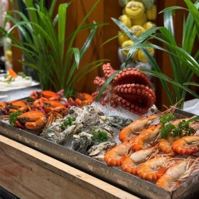 Saigon Prince Hotel - Buffet Tối Thứ 5 Hải Sản Cua Biển Sashimi không giới hạn