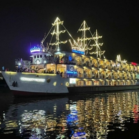 Du Thuyền Nữ Hoàng Đông Dương - Indochina Queen - Du ngoạn và ăn tối buffet trên sông Sài Gòn