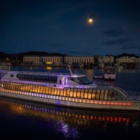  Paradise Cruise