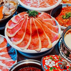 Cân Taiwanese Street Hotpot