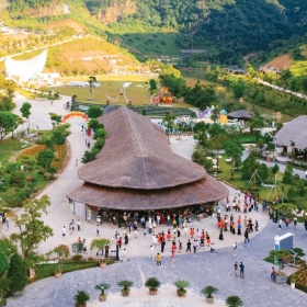 Mộc Châu - Mộc Châu Island - Combo Về bản Làng Thái vạn niềm vui 2N1Đ dành cho người lớn