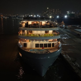 Du thuyền REVER Sài Gòn