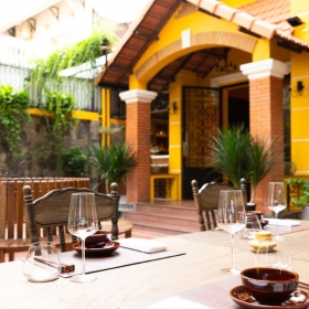Hệ thống nhà hàng Việt Deli
