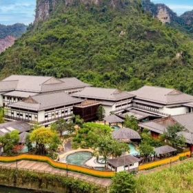 Yoko Onsen Quang Hanh