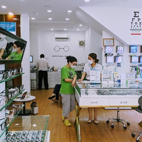 Mắt Kính Tâm Đức