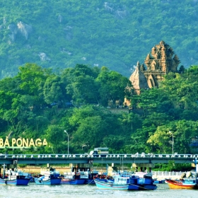 Du lịch Quốc tế Hoàng gia 