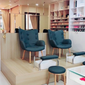 Bling Nails Room