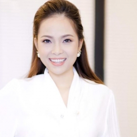 Mẹ Bé Hoàng Gia