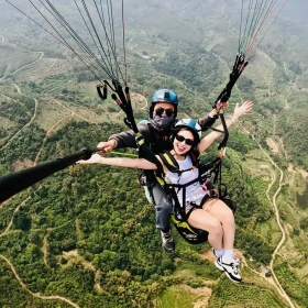 Trải nghiệm Bay đôi dù lượn cùng HLV kinh nghiệm tại May Paragliding