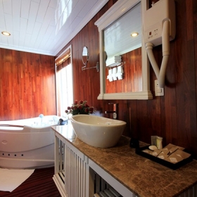 Signature Ha Long Cruise