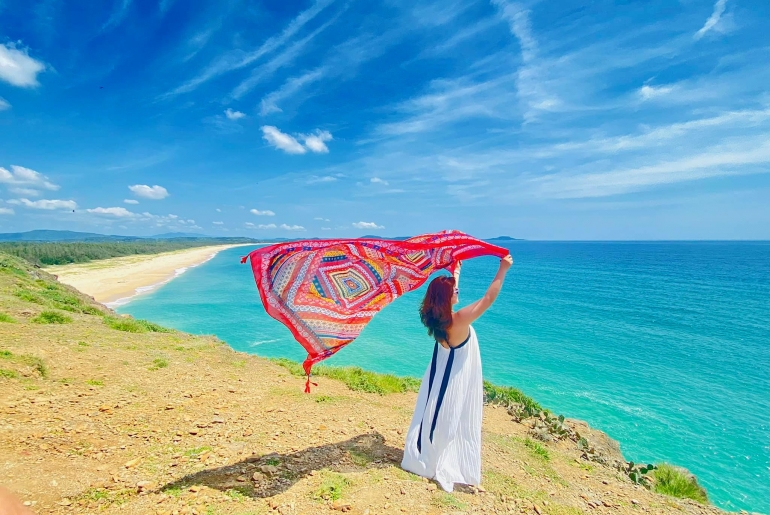Tip phối đồ đi biển chuẩn đẹp cho chị em mùa hè năm nay