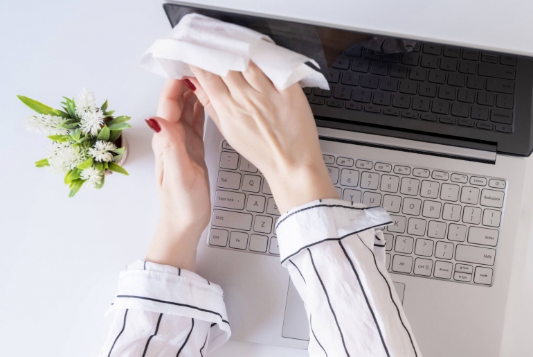 Chia sẻ mẹo vệ sinh laptop tại nhà đơn giản và hiệu quả