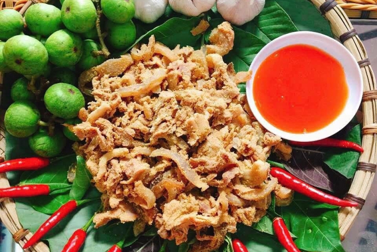 Đặc sản Hòa Bình: Cách làm thịt lợn muối chua