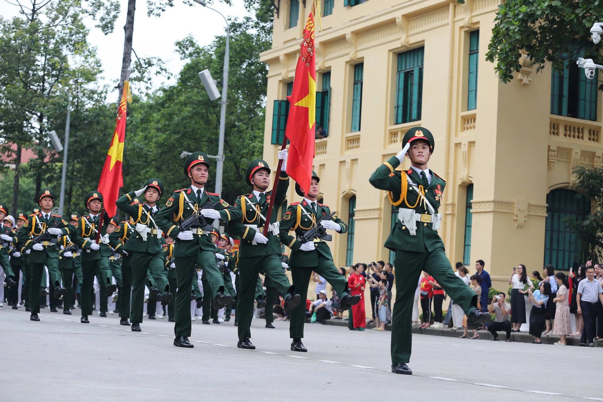 le-dieu-binh-A80-02-9-2025