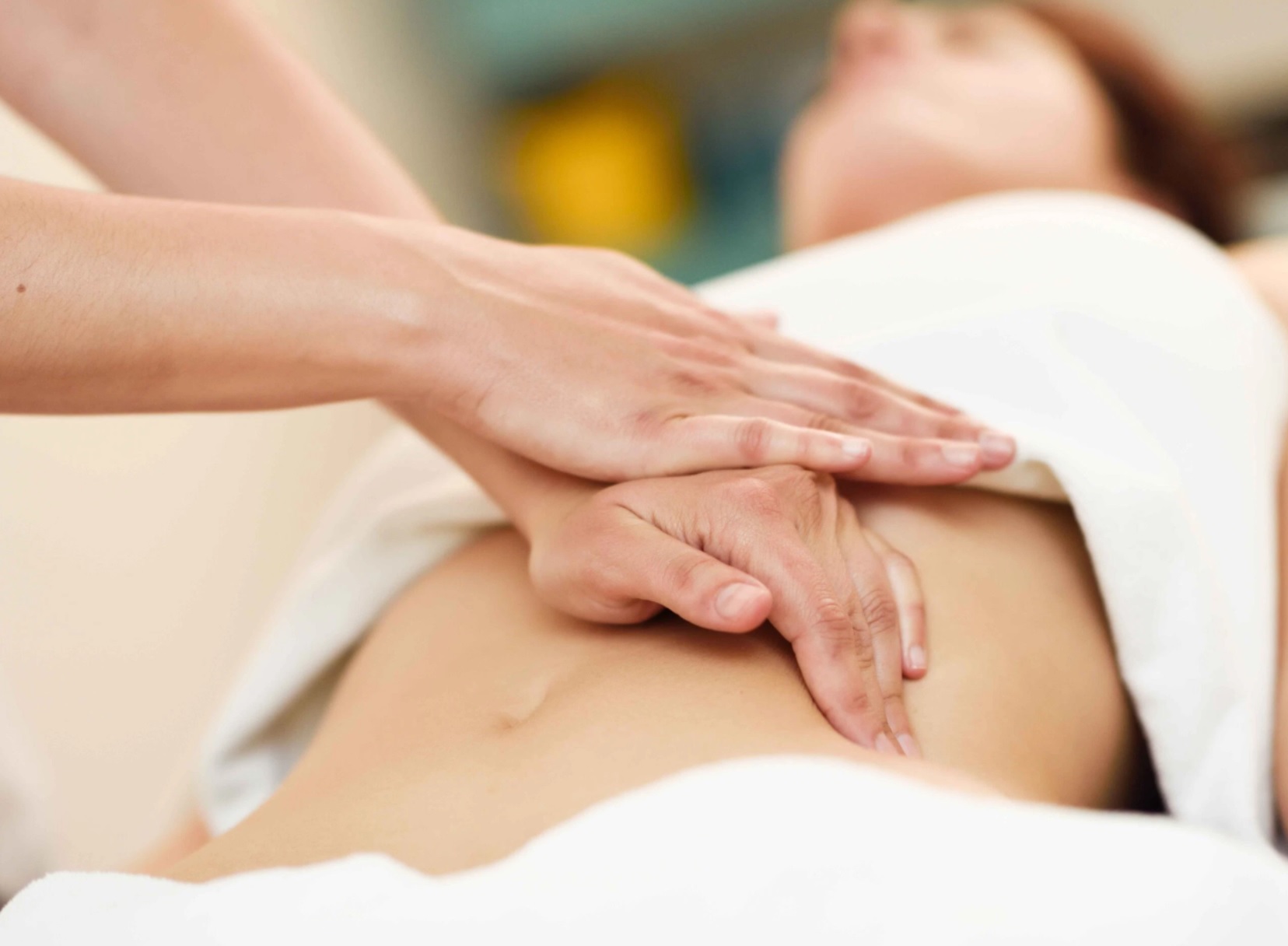 massage-bung-tai-nha