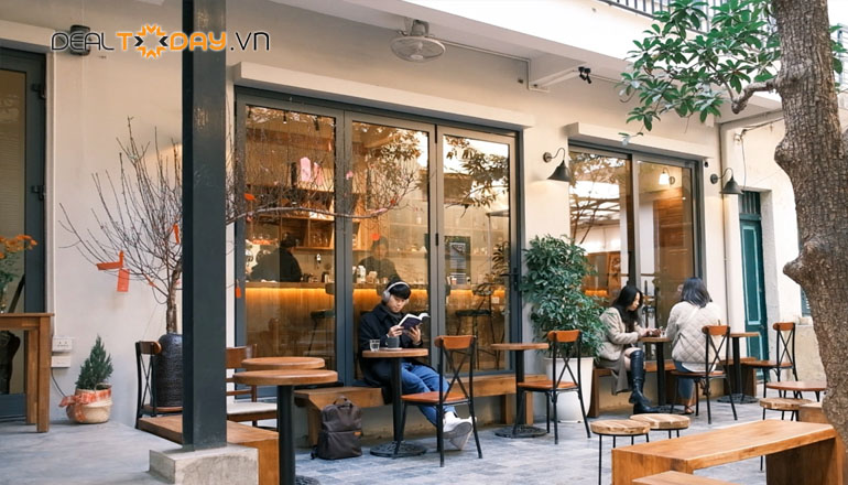 quan-Tranquil-Books-&-Coffee