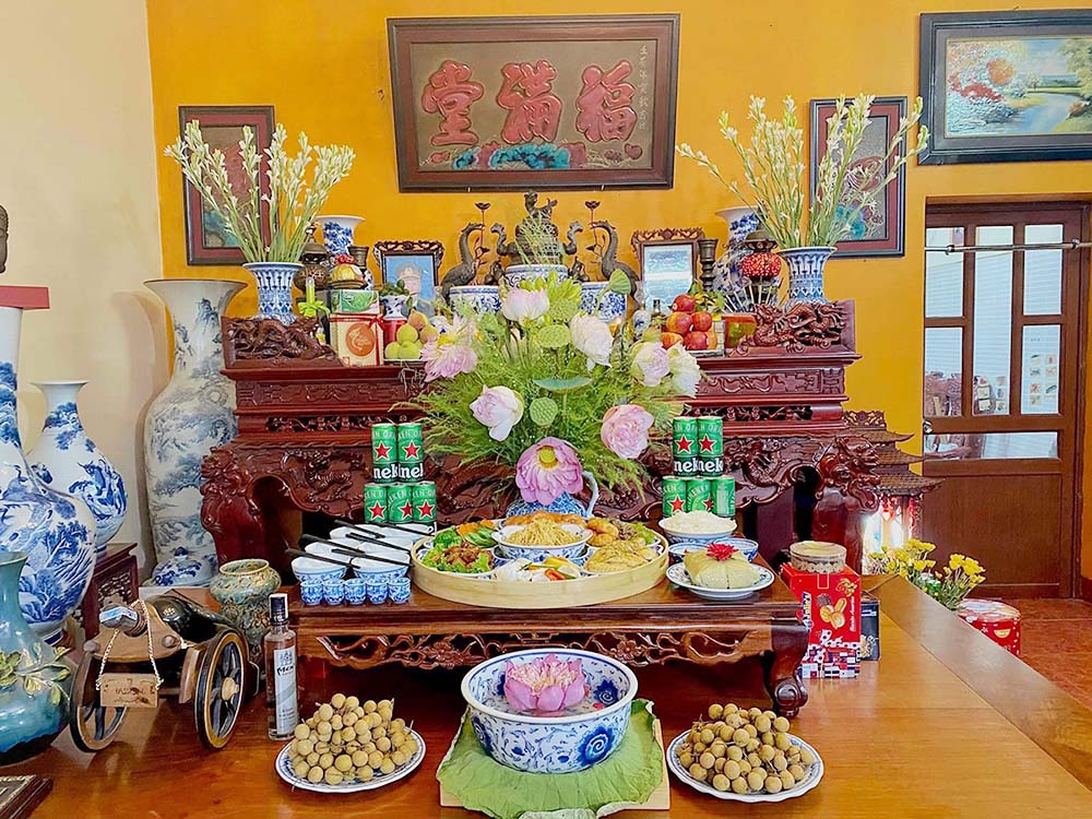trang-tri-ban-tho-ngay-tet-2024