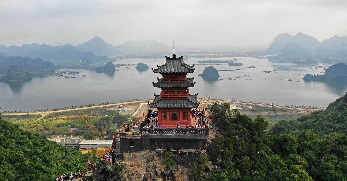 ve-tham-quan-chua-huong-ha-noi